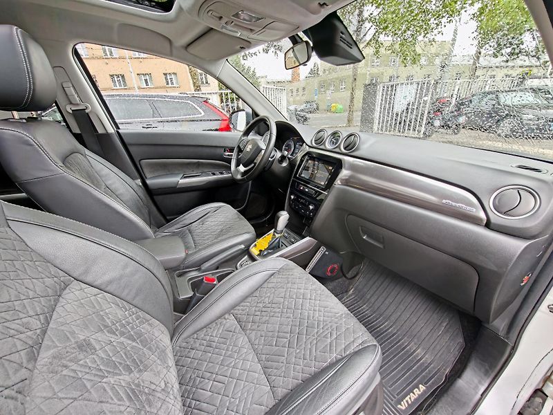Suzuki Vitara 1,4T Aut. Elegance 4x4 - fotka 16 z 30