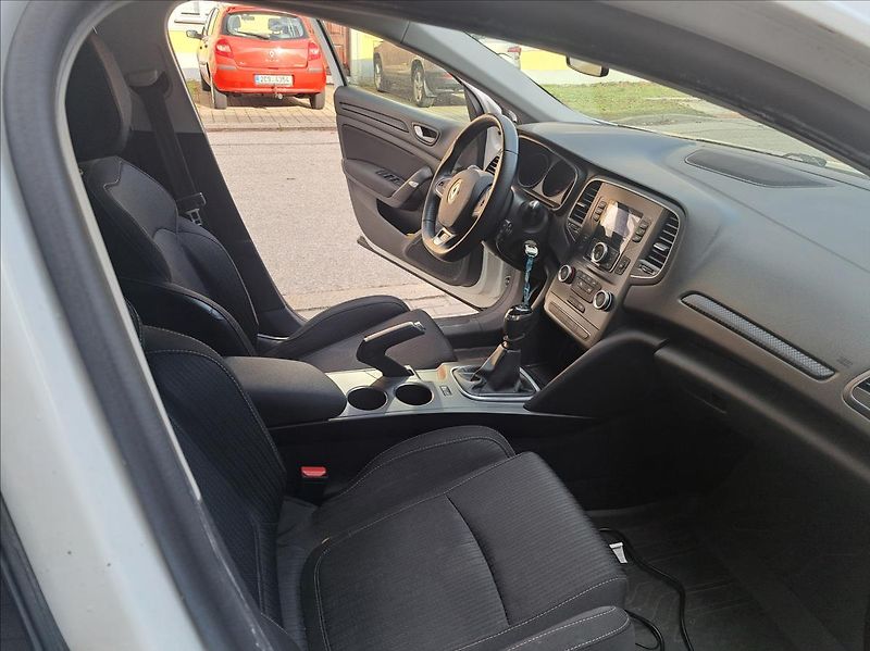 Renault Mégane 1,5 dCi - fotka 26 z 38