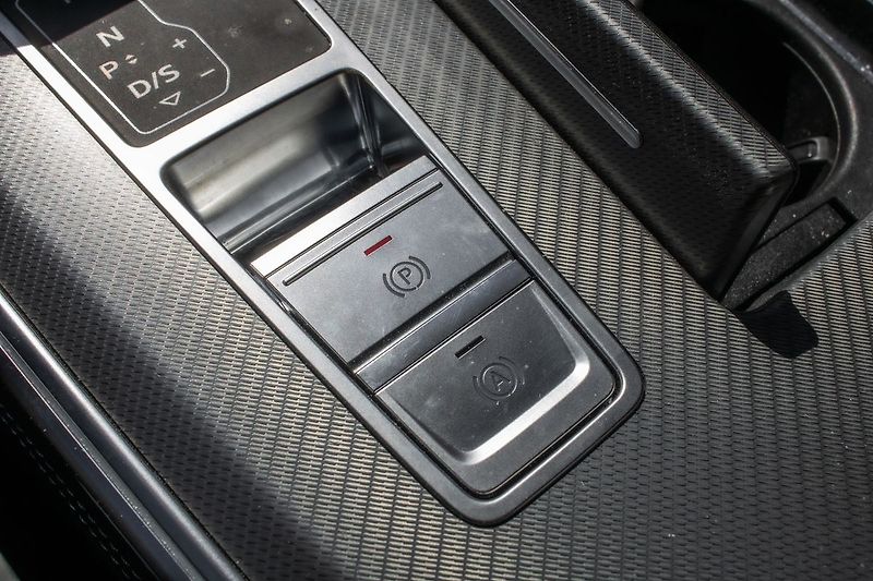 Audi A7 S-Line 50TFSIe 220kW - fotka 21 z 35