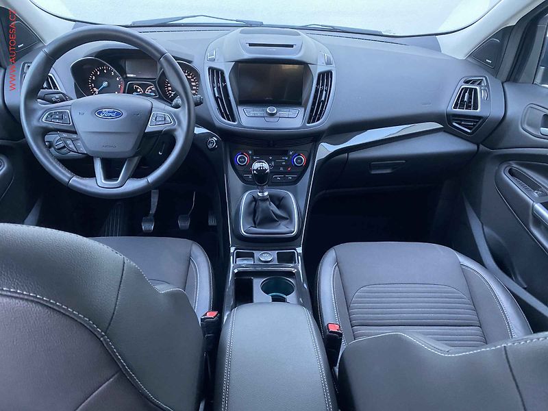 Ford Kuga (2019) 1.5 EB, Titanium, +kola - fotka 8 z 19