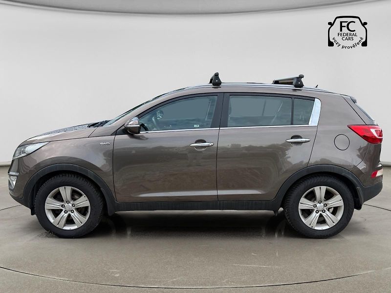 Kia Sportage 2.0 CRDI 4x4 Comfort Plus - fotka 2 z 24