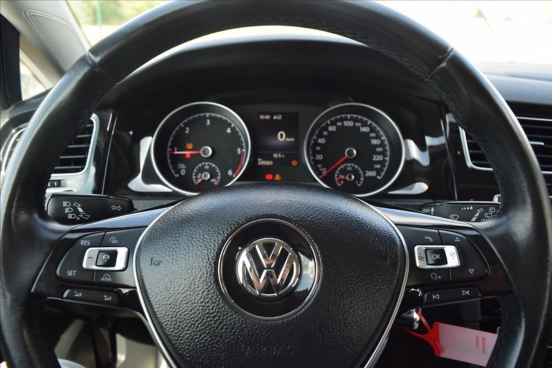 Volkswagen Golf 2,0 TDI 110KW KAMERA XENONY - fotka 38 z 48