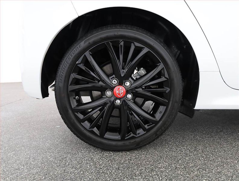 Toyota Yaris (2021) Tokyo Edition 1.5 Hybrid - fotka 19 z 19