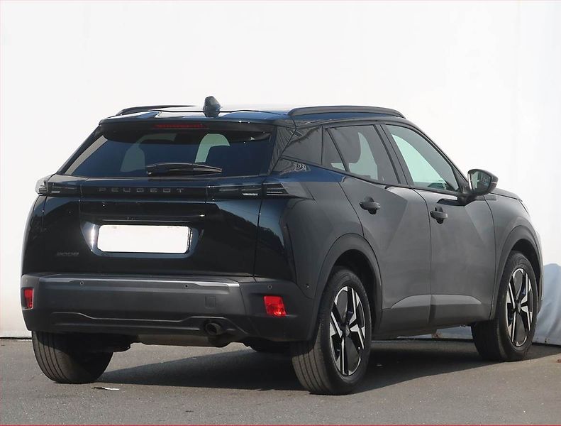 Peugeot 2008 (2024) Allure 1.2 PureTech, 16TKM - fotka 5 z 22