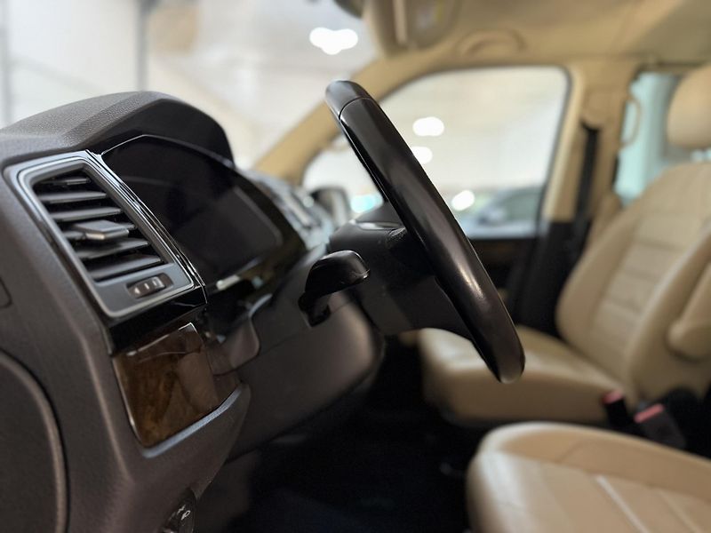 Volkswagen Multivan 2.0 TDI 4Motion Highline - fotka 35 z 43