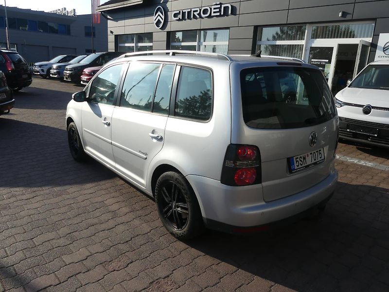 Volkswagen Touran (2010) 1,4  DSG automat - fotka 4 z 16