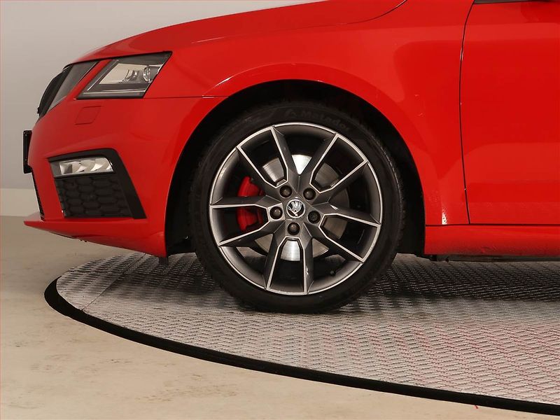 Škoda Octavia (2019) RS 2.0 TDI, Automat, ČR,1.maj - fotka 15 z 19