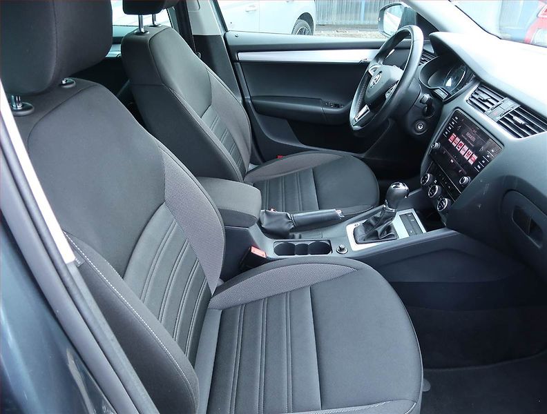Škoda Octavia (2019) Ambition 1.0 TSI, Automat - fotka 9 z 16