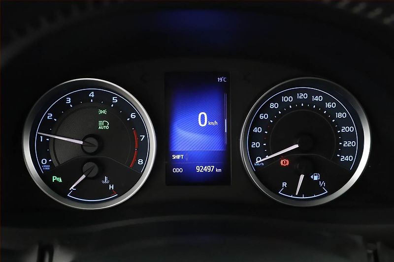 Toyota Corolla (2018) 1.6 Valvematic, Serv.kniha - fotka 9 z 18