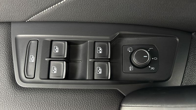 Volkswagen Tiguan Allspace 2.0 TDI DSG 4MOTION R-Line - fotka 22 z 29
