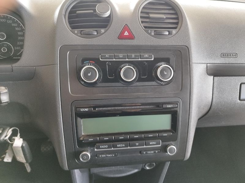 Volkswagen Caddy (2011) 2,0TDI,4X4,KLIMA,ALU,7MÍST - fotka 24 z 28