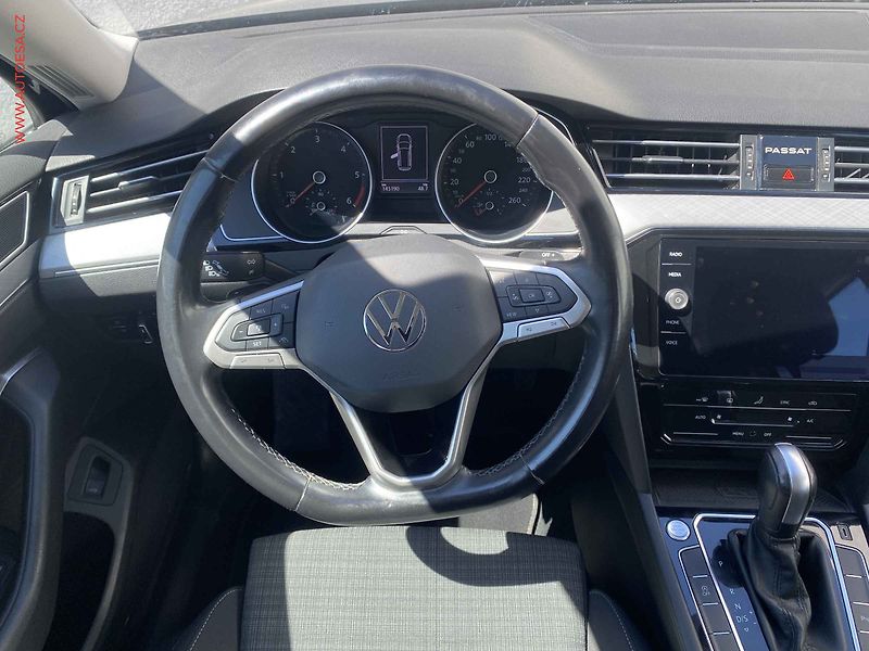 Volkswagen Passat (2020) 2.0 TDi, Highline, DSG, LED - fotka 11 z 19