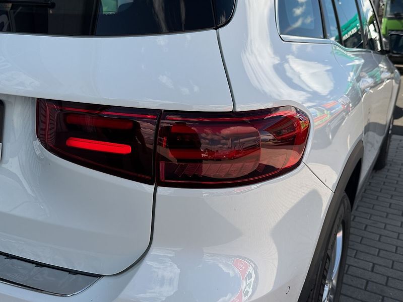 Mercedes-Benz GLB 4 MATIC - fotka 12 z 35