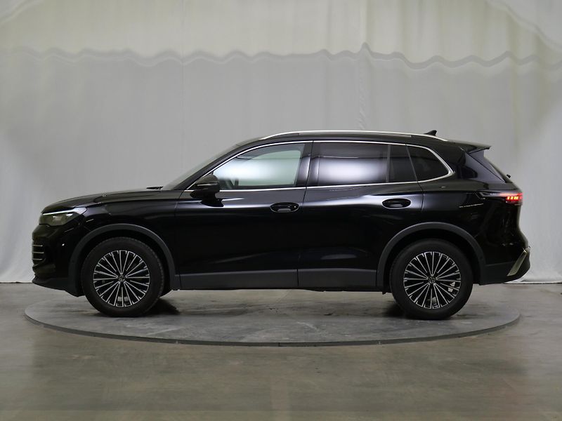Volkswagen Tiguan - fotka 3 z 25