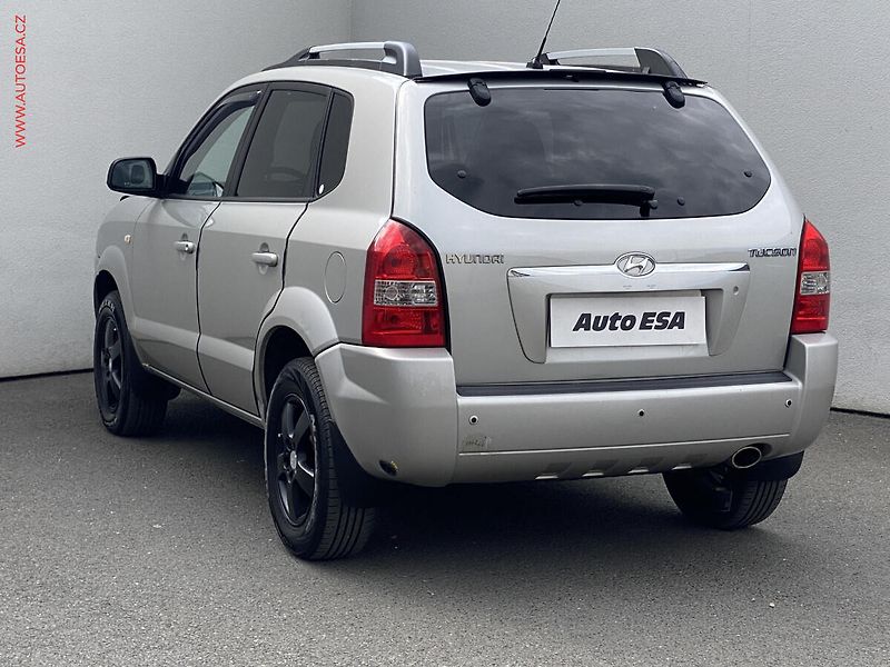 Hyundai Tucson (2008) 2.0i, AC, el. výbava - fotka 6 z 15
