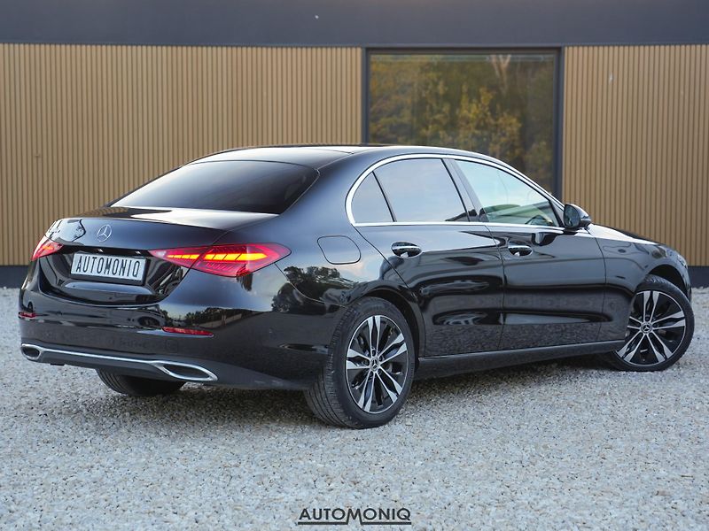 Mercedes-Benz Třídy C (2023) C 300 E Digital Light, Keyless - fotka 2 z 22