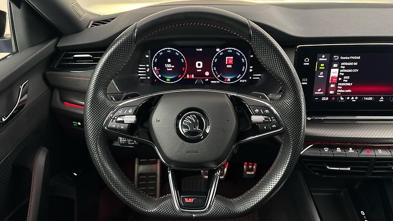 Škoda Octavia 2.0 TSI DSG RS - fotka 9 z 27