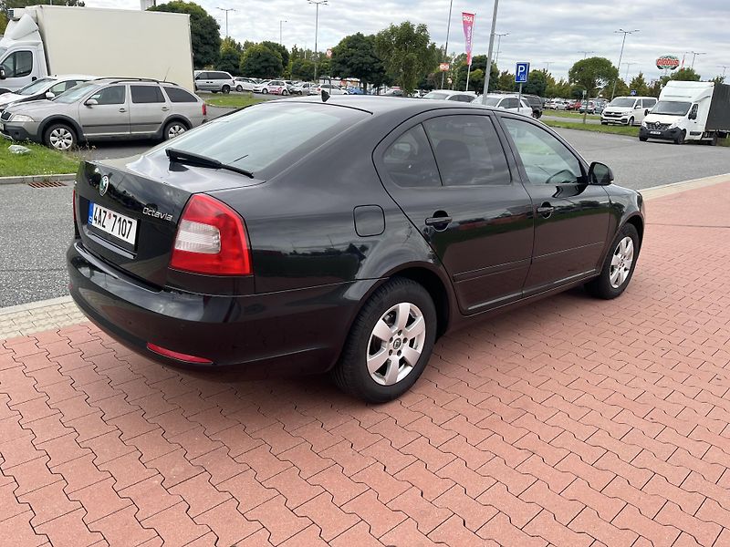 Škoda Octavia 1.6 TDi Elegance - fotka 5 z 28