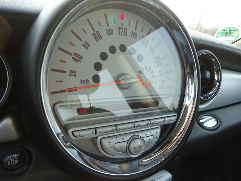 Mini One (2007) 1.4 70kW KŮŽE PANORAMA SERVIS - fotka 15 z 24