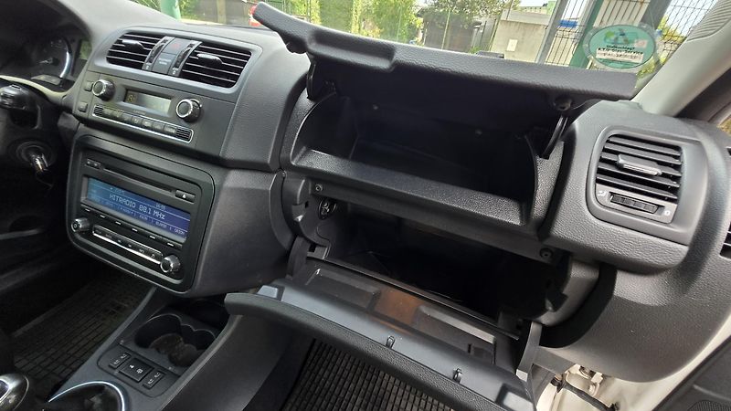 Škoda Roomster 1.4 16V FRESH 1MAJITEL - fotka 22 z 39