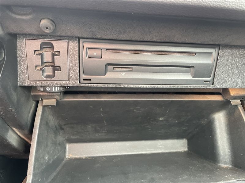 Volkswagen Tiguan 2,0 TDi 110kw DSG 4-matic bez - fotka 25 z 43