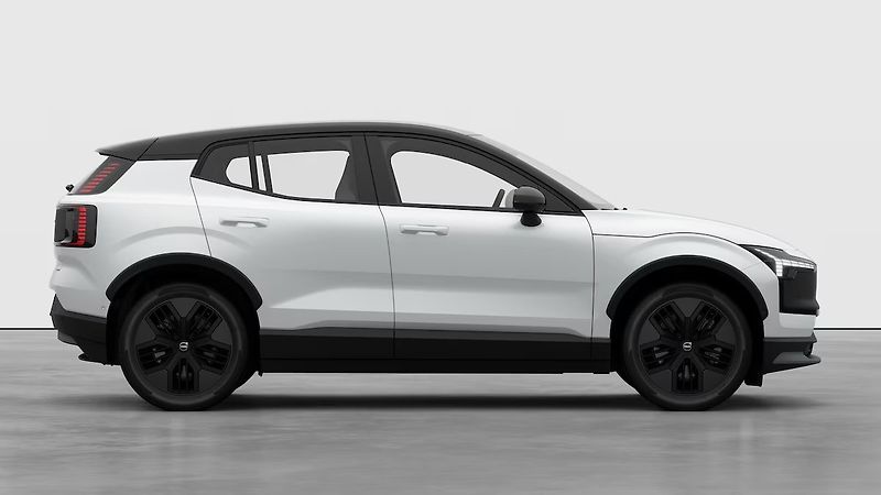 Volvo EX30 (2026) ULTRA, P8 AWD electric, 315 kW - fotka 6 z 13