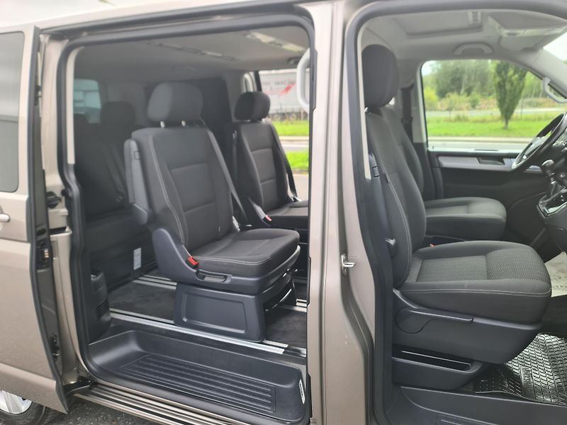 Volkswagen Multivan (2016) T6 2.0 TDi 110-KW NAVI OLOMOUC - fotka 15 z 103