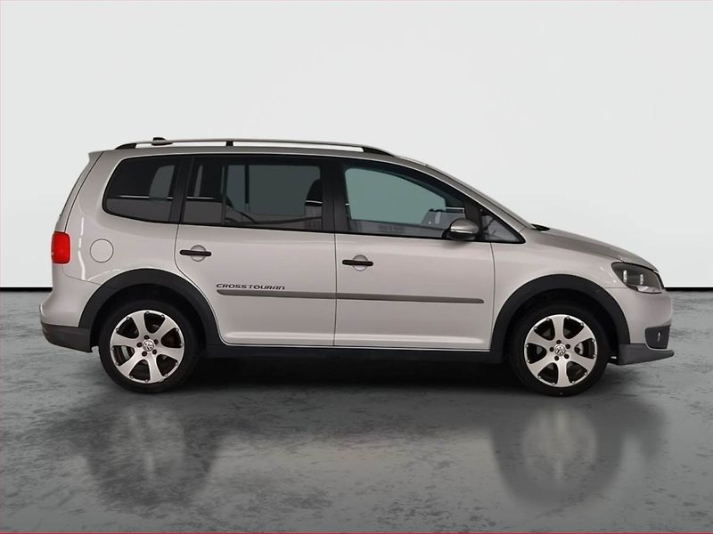 Volkswagen Touran (2011) Comfortline 1.4 TSI, 7 míst - fotka 6 z 17
