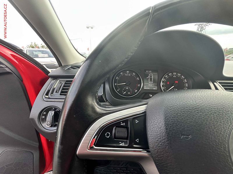 Škoda Rapid (2014) 1.2TSI, ČR, Xenon, panor. - fotka 16 z 17