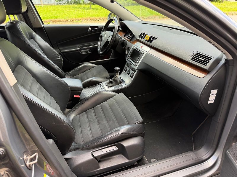 Volkswagen Passat 2,0 TDI 4x4 servis  - fotka 17 z 30