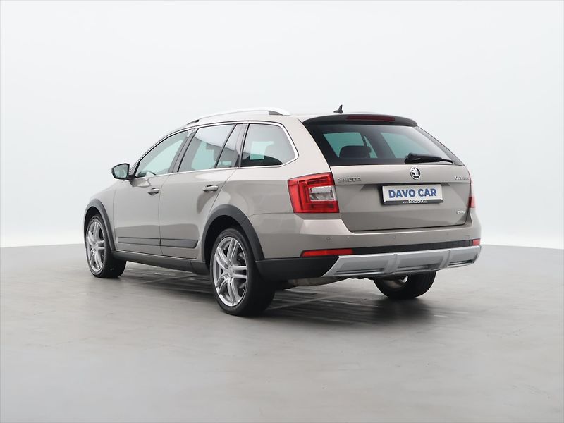 Škoda Octavia 2.0 TDI 135kW DSG Scout Xenon - fotka 5 z 28
