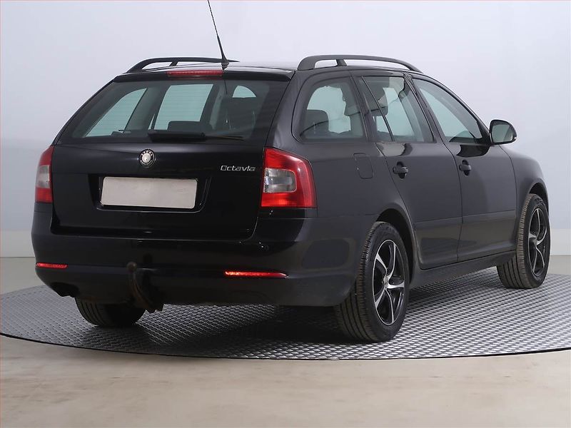 Škoda Octavia (2009) 1.8 TSI, po STK, Tažné - fotka 5 z 16