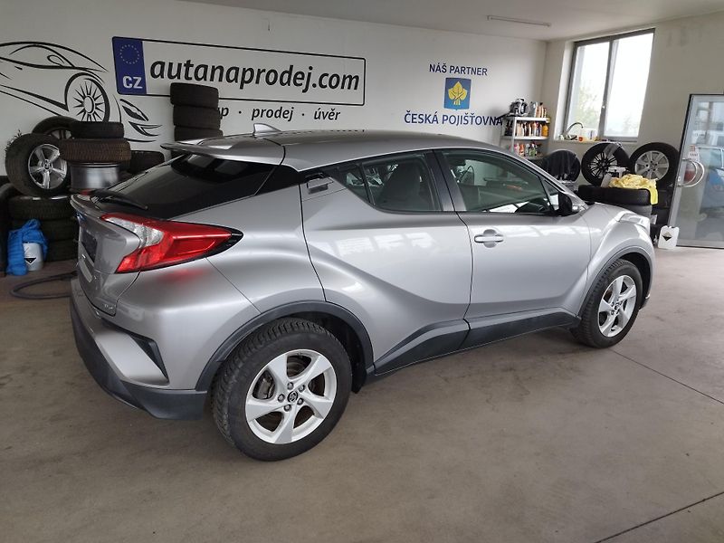 Toyota C-HR (2017) 1,2I,85KW,AUTOMAT,4X4,ALU,LED - fotka 4 z 34