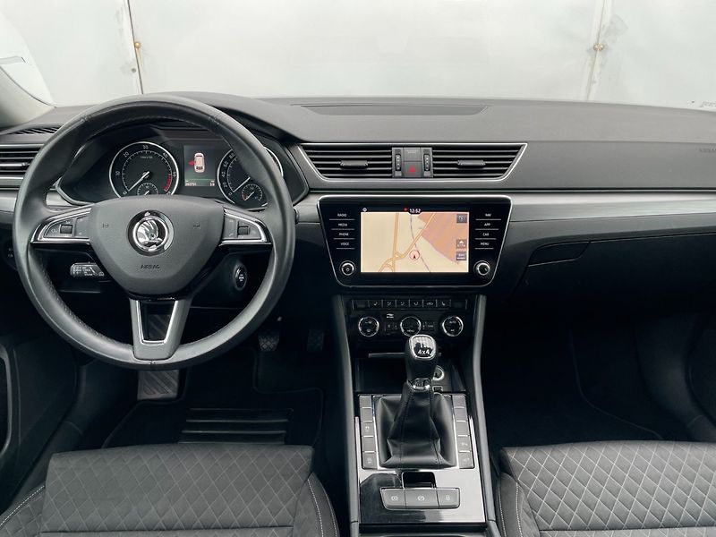 Škoda Superb (2018) 2.0TDi 110kW 4x4! STYLE++! - fotka 13 z 43