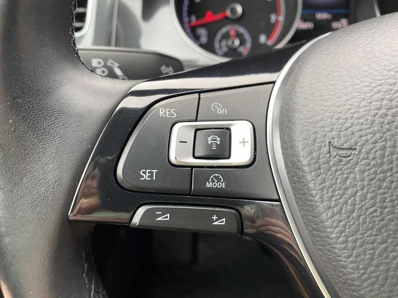 Volkswagen Golf 1.4 TSI 92kW-1xMAJ.-LED- ACC - fotka 20 z 44