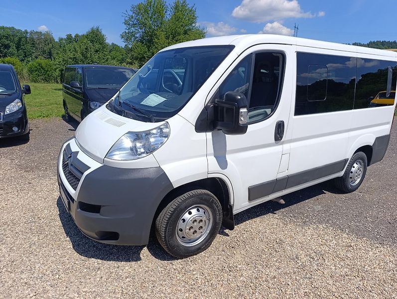 Citroën Jumper (2010) 3,0 HDi 9míst klima 116kw - fotka 2 z 25