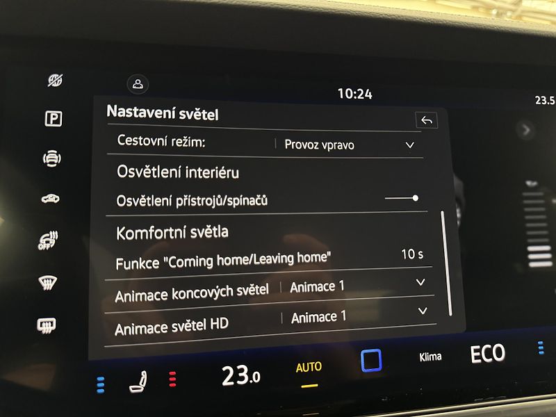Volkswagen Touareg 3.0Tdi*1-MAJ*DPH*R-LINE*HUD* - fotka 33 z 49