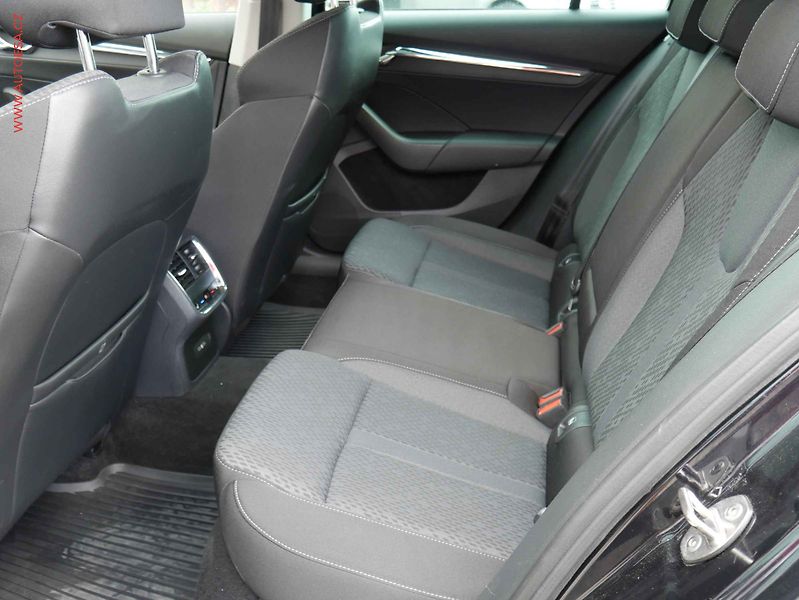 Škoda Octavia (2020) 2.0TDi, 2.maj,ČR, Style, LED - fotka 10 z 20