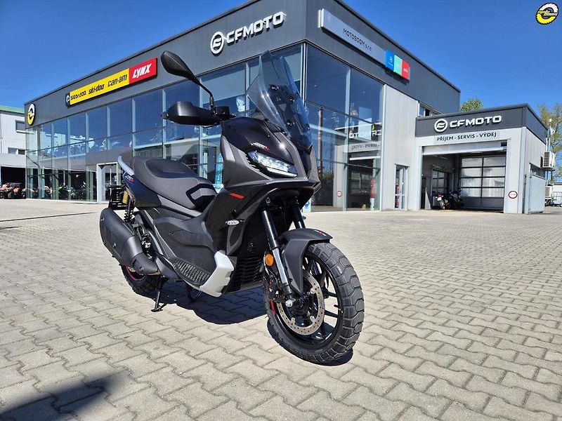 Aprilia (2026) SR GT 400 - fotka 1 z 38