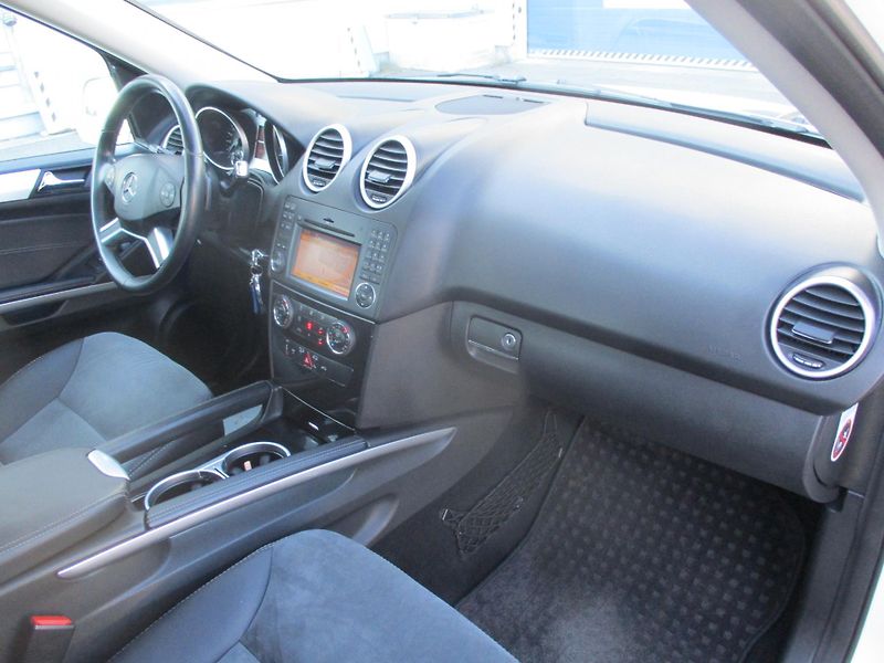 Mercedes-Benz Třídy M ML 350CDi SPORT 4M*NAVI*ALU 20 - fotka 25 z 50