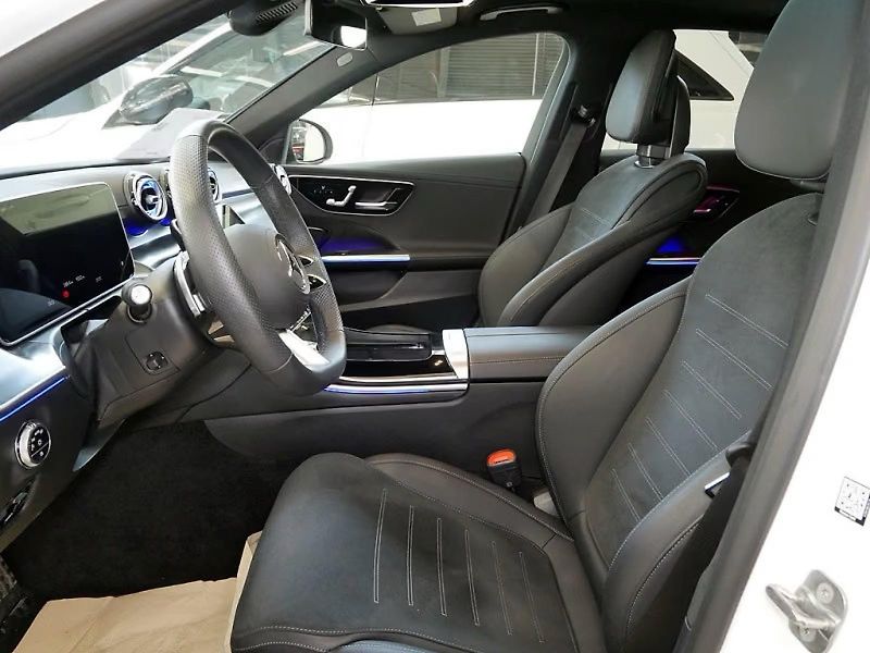 Mercedes-Benz Třídy C (2025) 300 4Matic AMG PANO 360 DISTRO - fotka 7 z 21