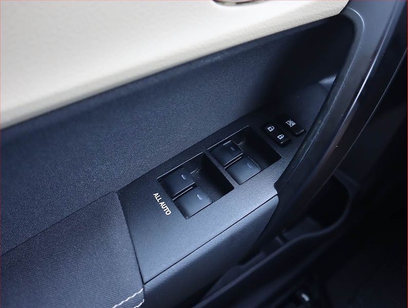 Toyota Corolla (2016) 1.4 D-4D, Serv.kniha, Tempomat - fotka 13 z 19