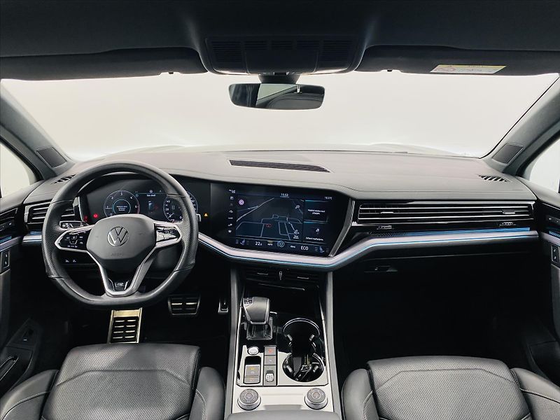 Volkswagen Touareg 3,0 TDI 210kW R-line 4Motion - fotka 9 z 29