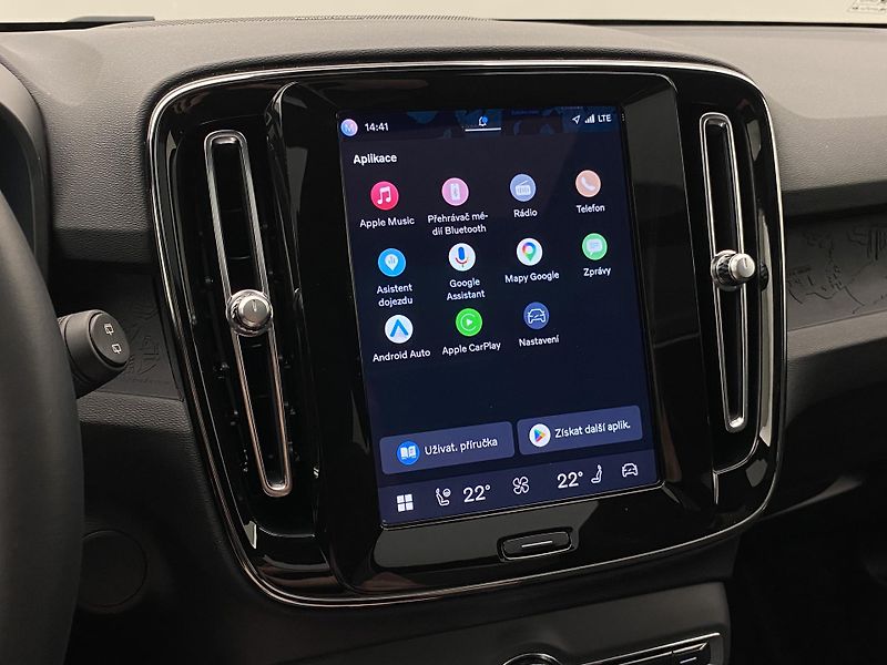 Volvo XC40 PURE ELECTRIC RECHARGE TWIN - fotka 8 z 58