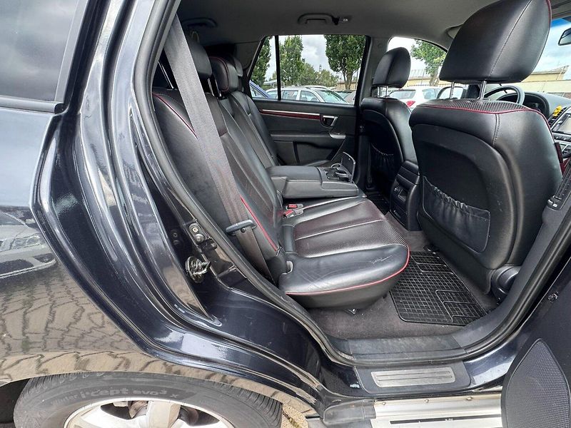 Hyundai Santa Fe (2007) 4X4 2,2CRDI 114KW 7 MÍST AUTOM - fotka 36 z 50