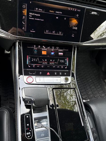 Audi SQ8 (2019) - fotka 6 z 8