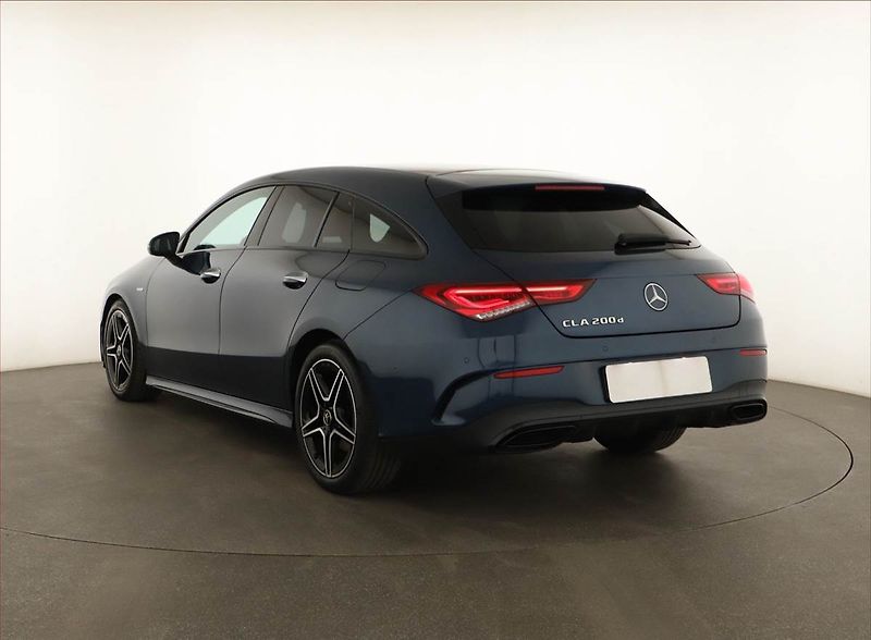 Mercedes-Benz CLA (2022) AMG Paket 200 d - fotka 4 z 21