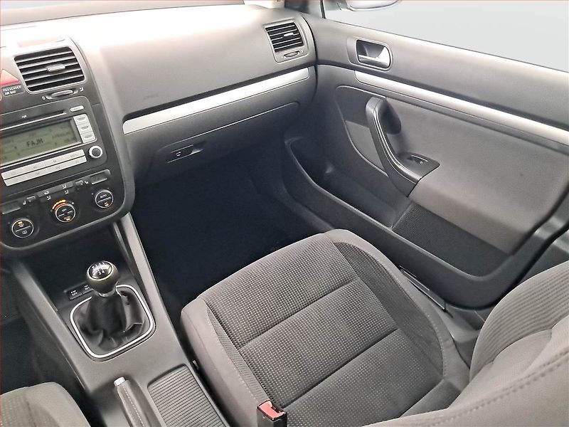 Volkswagen Golf (2007) 1.6, po STK, udržované - fotka 8 z 17