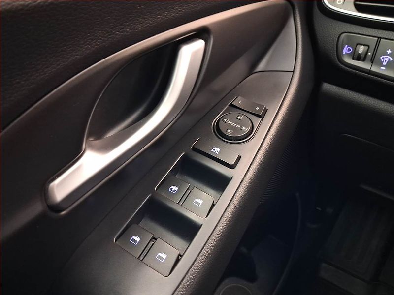 Hyundai i30 (2018) 1.4 T-GDI, ČR,1.maj - fotka 17 z 17