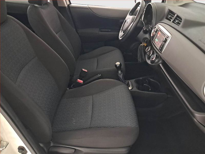 Toyota Yaris (2012) 1.0 VVT-i, Park. senzory - fotka 9 z 18